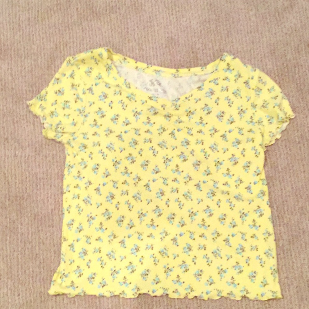 Yellow top with blue flowers